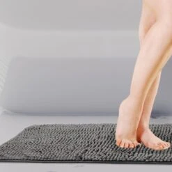 Noodle Non-Slip Chenille Bath Mat Graphite