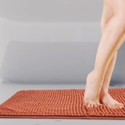 Noodle Non-Slip Chenille Bath Mat Burnt Orange