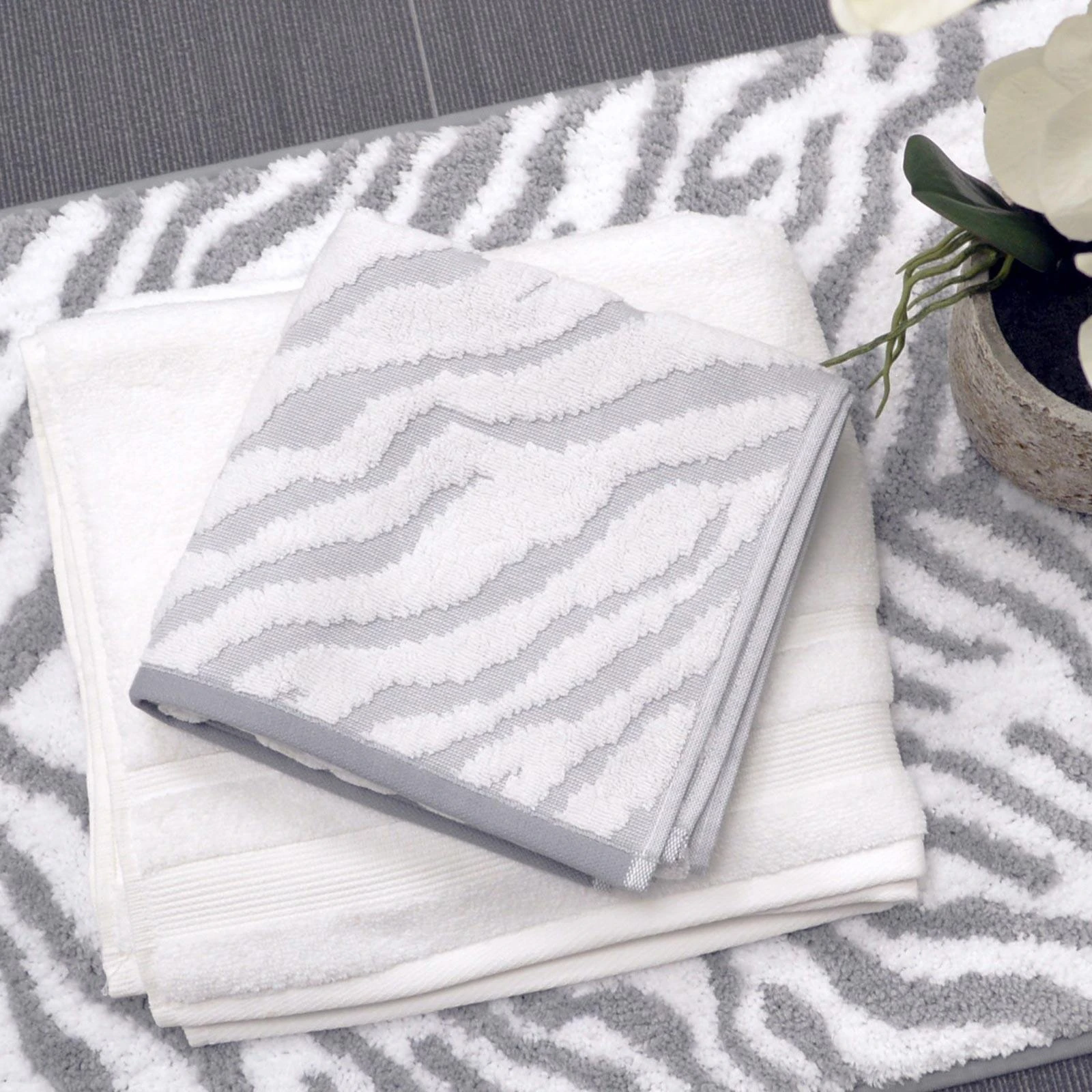 Allure Zebra Jacquard 100% Cotton Luxury Bathroom Towels Grey 10 Allure Zebra Jacquard 100% Cotton Luxury Bathroom Towels Grey - Image 8