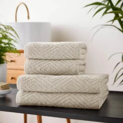 Diamond Geo Sculpted 4 Piece Towel Bale Natural